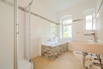 NEUES WANNEN-DUSCHBAD MIT FENSTER – SCHÖNER BALKON – RUHIG & ZENTRAL GELEGEN