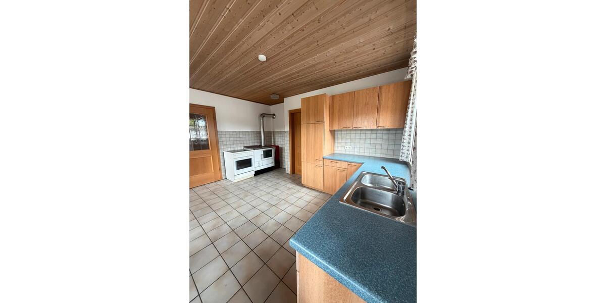 Etagenwohnung Erdweg - 1 Zimmer, 60 m&sup2;, 1.500&euro; | Angebot:26538658