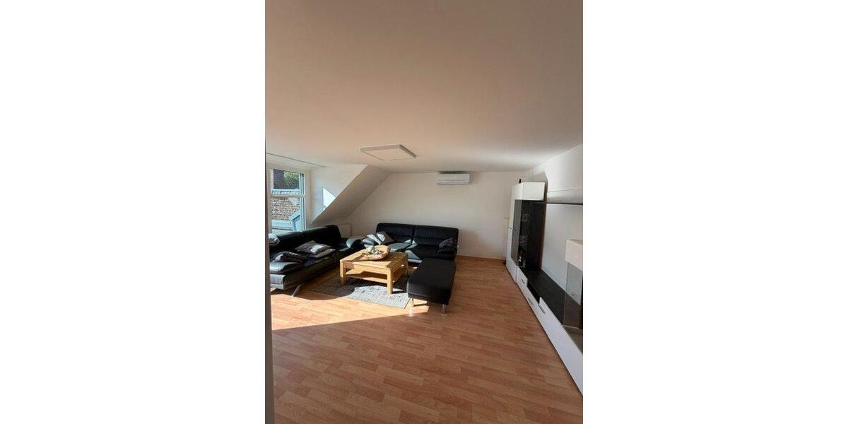 Dachgeschoßwohnung Willich - 3 Zimmer, 87 m&sup2;, 1.500&euro; | Angebot:26368677