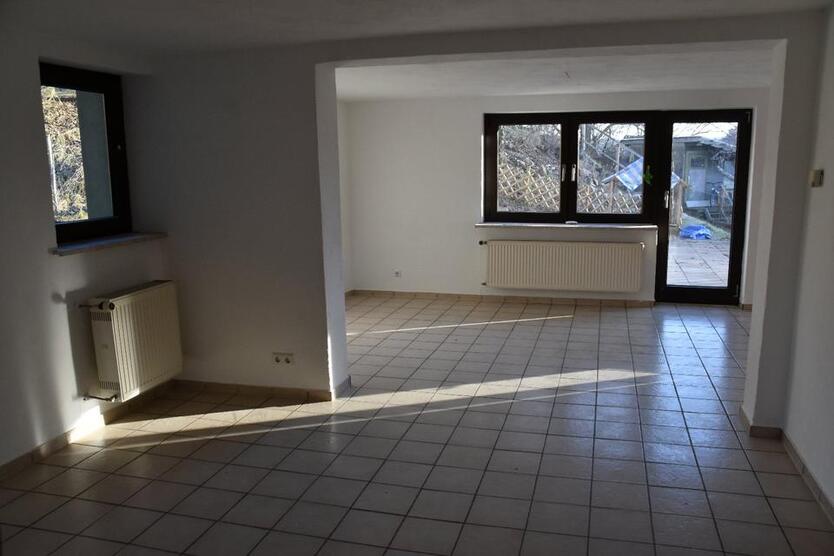 4,5- Zi Whg mit gr. Terrasse (NEU: Bad & Fenster) Beste Lage