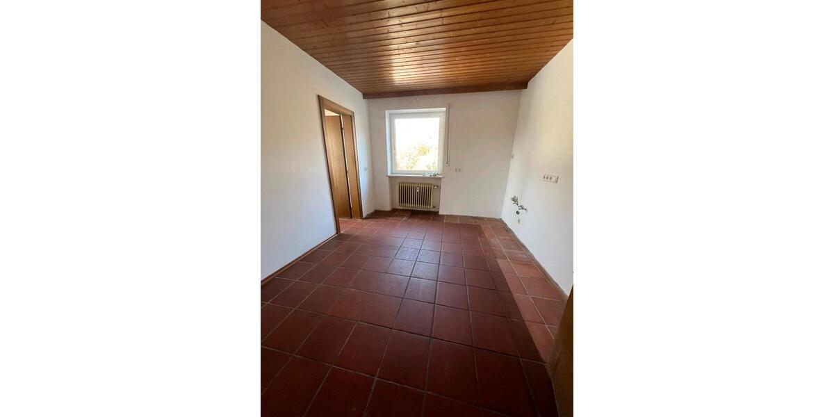 Hochparterre Bruckberg - 5 Zimmer, 120 m&sup2;, 1.200&euro; | Angebot:26444208