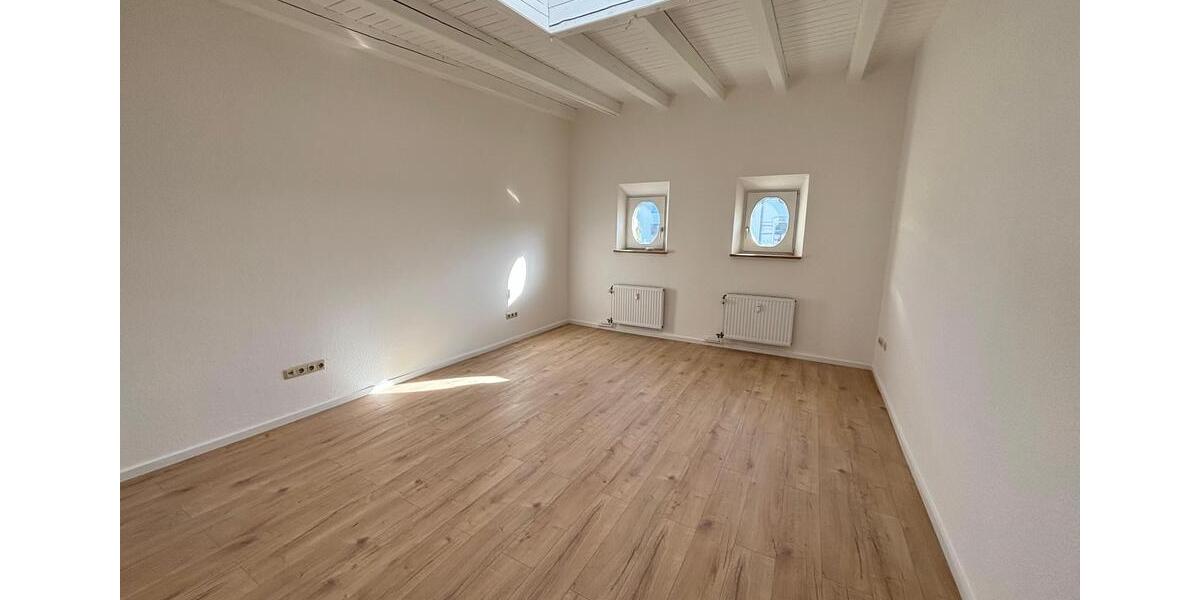 Dachgeschoßwohnung Magdeburg Nordwest - 3 Zimmer, 107 m&sup2;, 856&euro; | Angebot:26626902