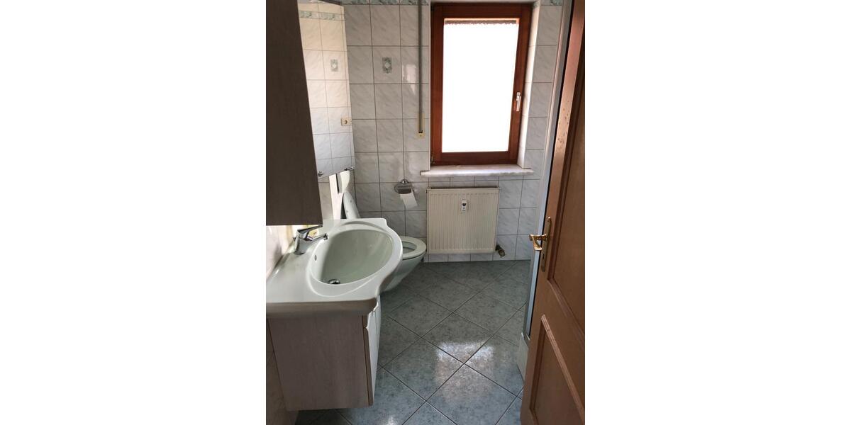 Etagenwohnung Roding - 4 Zimmer, 131 m&sup2;, 800&euro; | Angebot:26651974