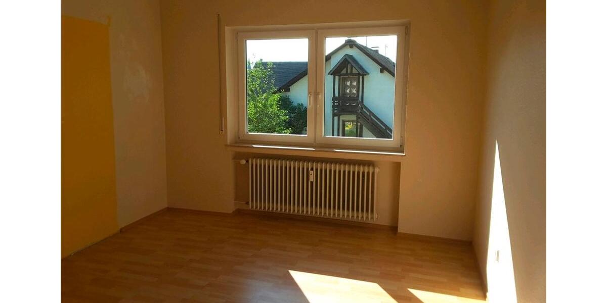 Helle 3-Zimmerwohnung mit Balkon, inkl. Küche und Stellplatz 3 zimmer