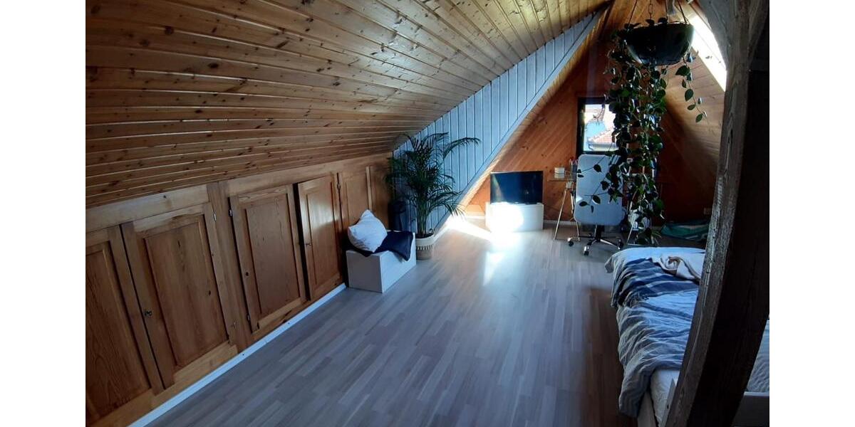 Wohnen auf Zeit Gomaringen - 5 Zimmer, 20 m&sup2;, 350&euro; | Angebot:25931389