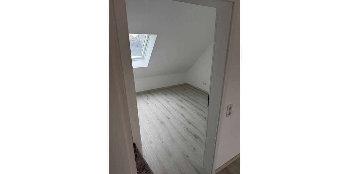 Dachgeschoßwohnung Werl - 3 Zimmer, 90 m&sup2;, 900&euro; | Angebot:26321195