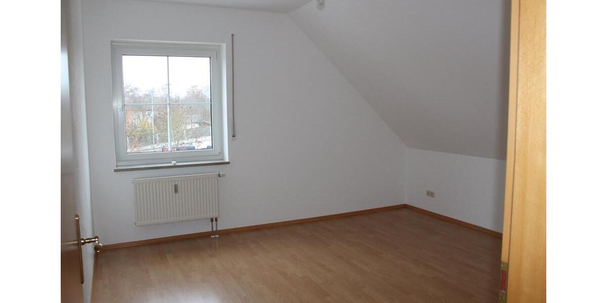 Dachgeschoßwohnung Schrobenhausen - 4 Zimmer, 101 m&sup2;, 925&euro; | Angebot:24877751