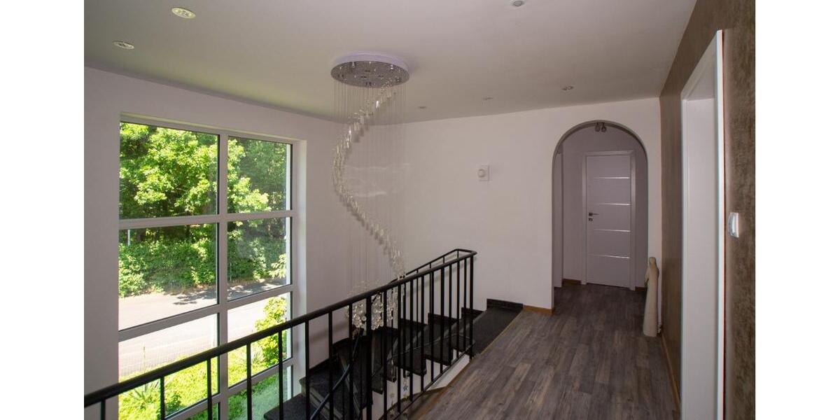 Einfamilienhaus Bad Kissingen - 7 Zimmer, 350 m&sup2;, 2.100&euro; | Angebot:24990718