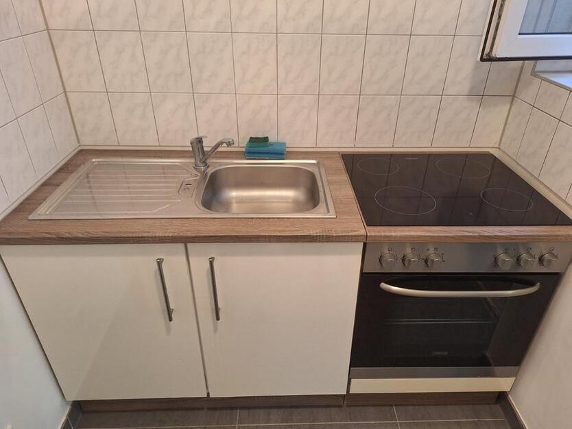 Schorndorf, Moblierte 1.Zi-Wohnung mit PKW Stellplatz