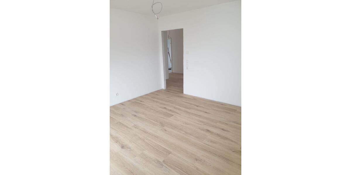 Erdgeschoßwohnung Crailsheim - 3 Zimmer, 102 m&sup2;, 1.260&euro; | Angebot:25421002