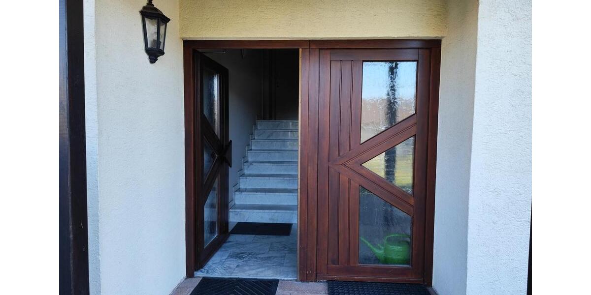 Dachgeschoßwohnung Neuenbürg - 3.5 Zimmer, 85 m&sup2;, 1.230&euro; | Angebot:26050720