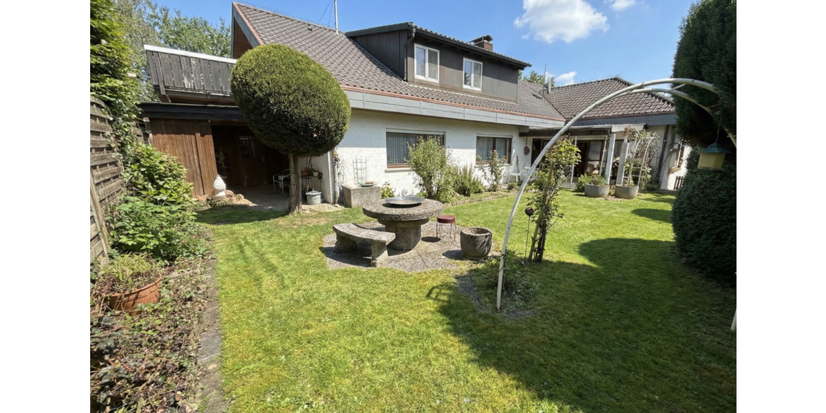 Erdgeschoßwohnung Berg - 8 Zimmer, 239 m&sup2;, 2.100&euro; | Angebot:24698260