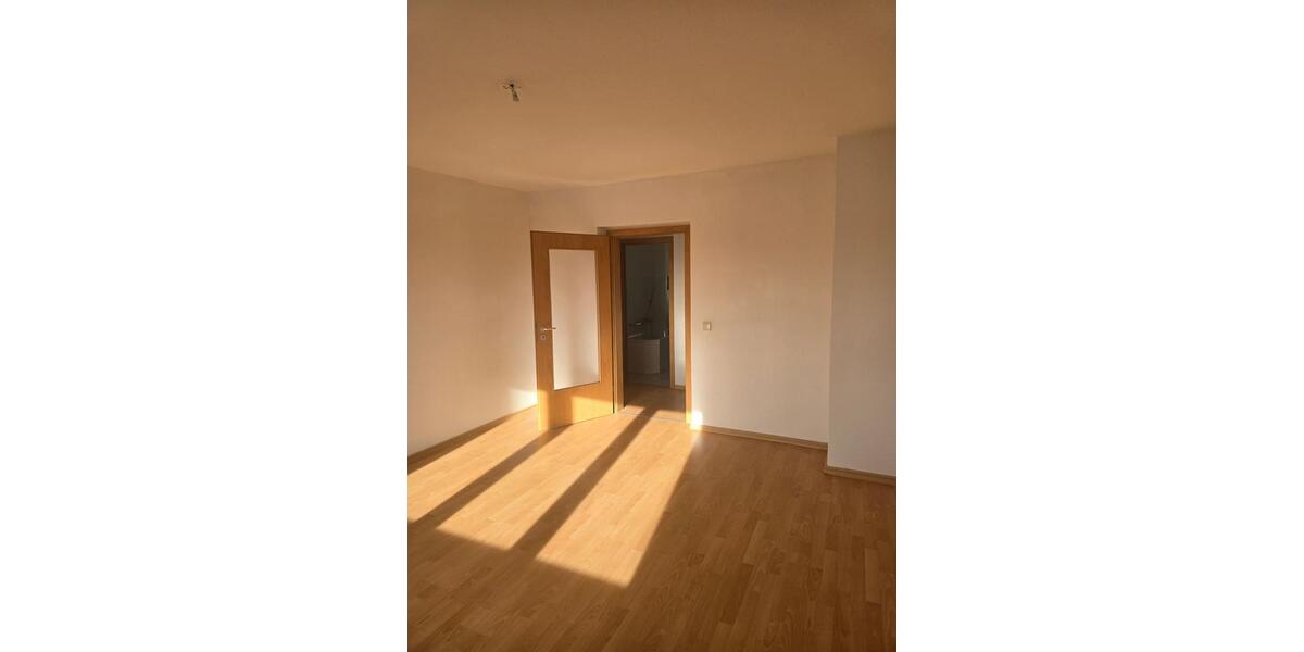 Etagenwohnung Hainichen - 3 Zimmer, 59 m&sup2;, 294&euro; | Angebot:25835508