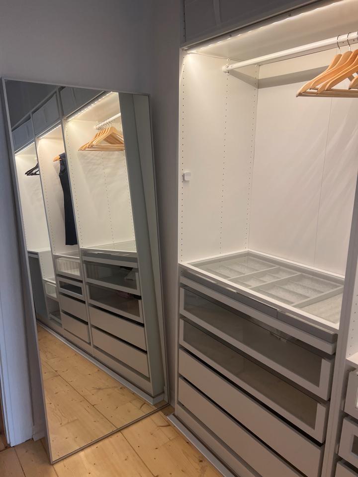 Helle 100qm Altbauwohnung mit 4 Zimmern und 3,5m Decken zimmer