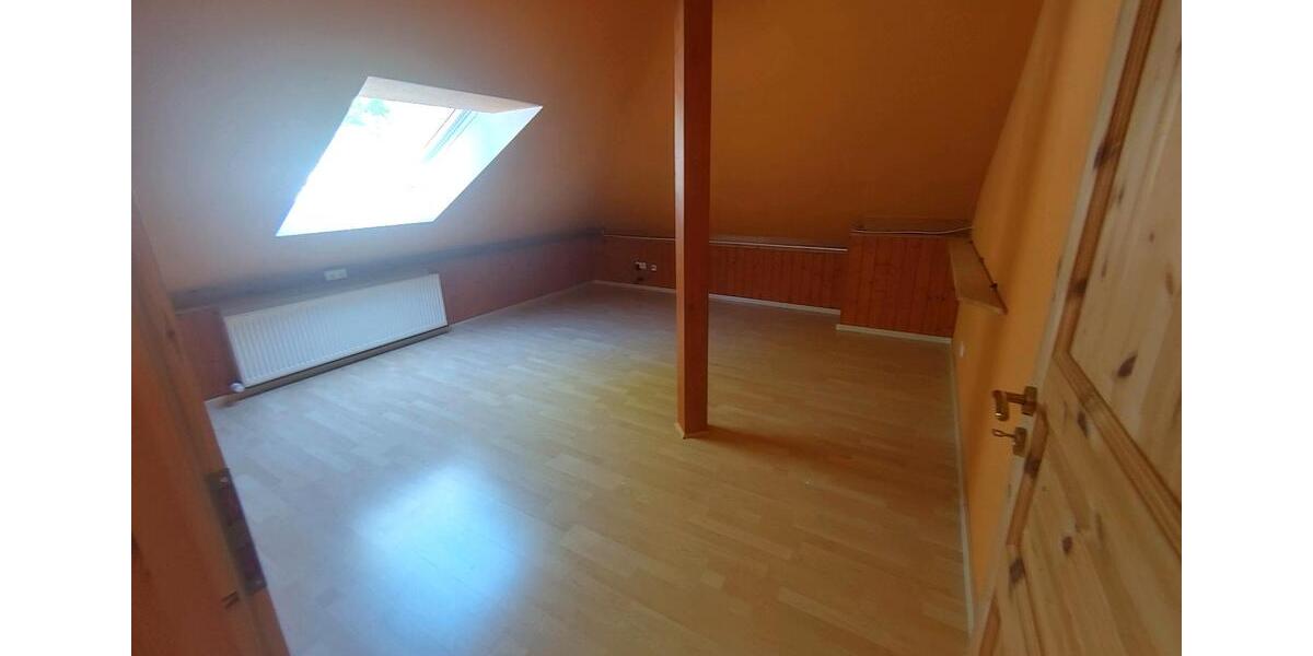 Wohnen auf Zeit Merchweiler - 5 Zimmer, 200 m&sup2;, 450&euro; | Angebot:26047137