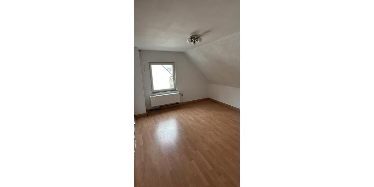 Dachgeschoßwohnung Nümbrecht - 3 Zimmer, 52 m&sup2;, 420&euro; | Angebot:26614594