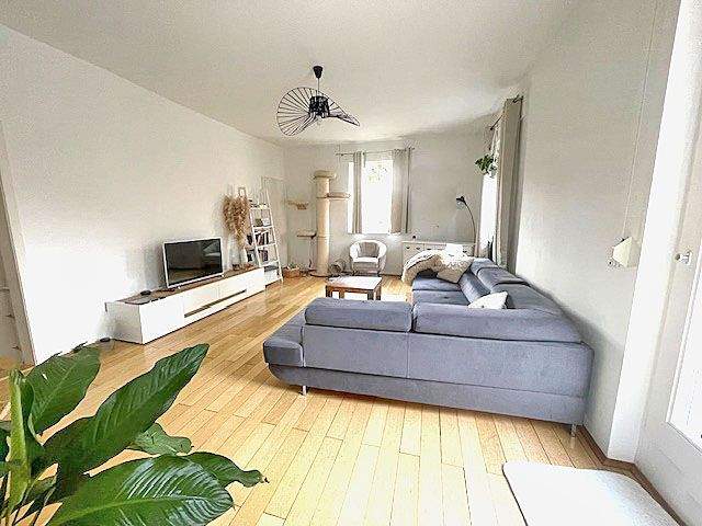 Etagenwohnung Pforzheim Südweststadt - 2 Zimmer, 79 m&sup2;, 670&euro; | Angebot:25770637