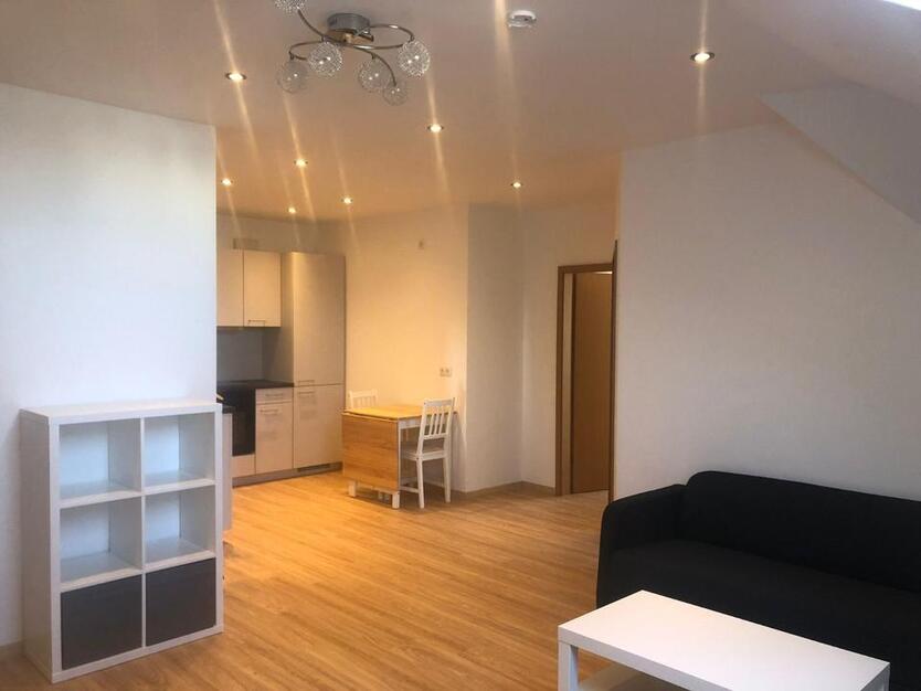 WG-Zimmer für 1-2 Pers in 2er WG | möbliert | renoviert | zentral