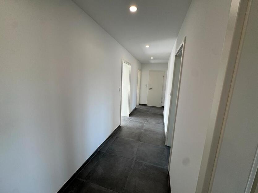 Moderne Kernsanierte 4-Zimmer-Wohnung in Stein