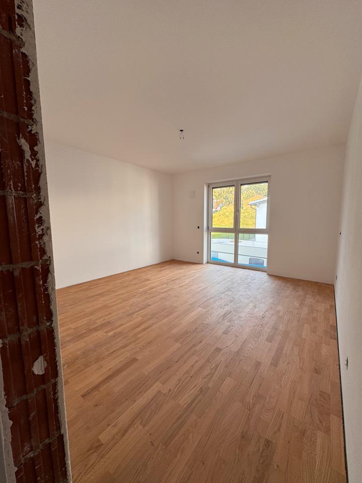 Erstbezug mit Balkon: Schöne, helle 4-Zimmer-Wohnung