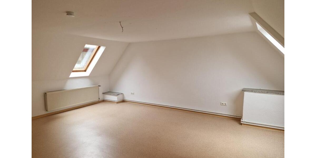 Dachgeschoßwohnung Mühlhausen (Thüringen) - 2 Zimmer, 68 m&sup2;, 385&euro; | Angebot:26443127