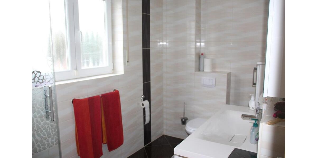 Einfamilienhaus Frankfurt am Main Kalbach - 11 Zimmer, 226 m&sup2;, 4.450&euro; | Angebot:25858316