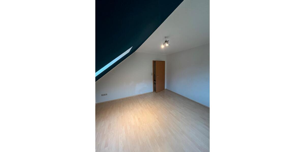 Dachgeschoßwohnung Duingen - 3 Zimmer, 73 m&sup2;, 650&euro; | Angebot:24583074