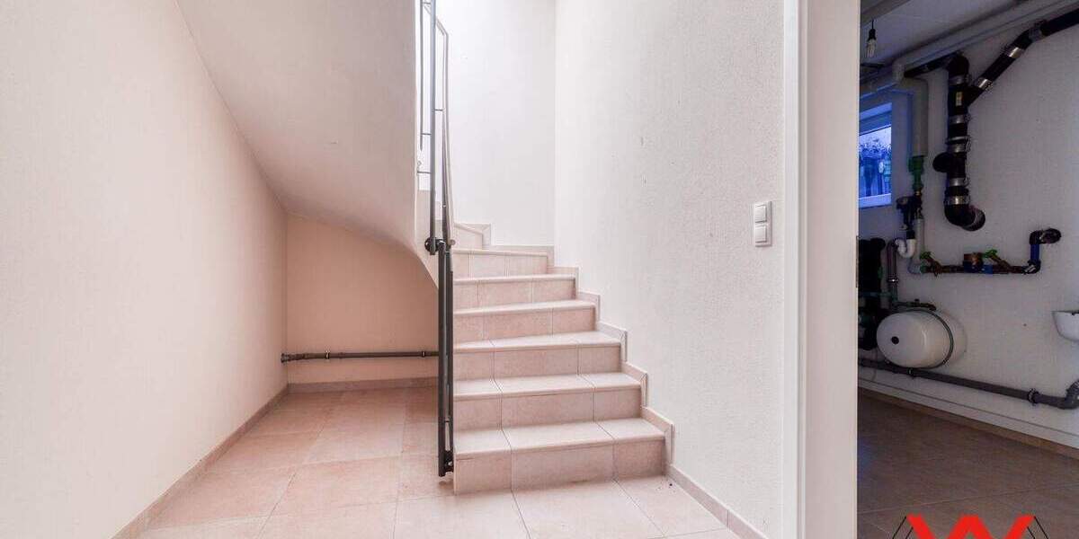 Reihenmittelhaus Kirchseeon - 6 Zimmer, 171 m&sup2;, 2.380&euro; | Angebot:25523927