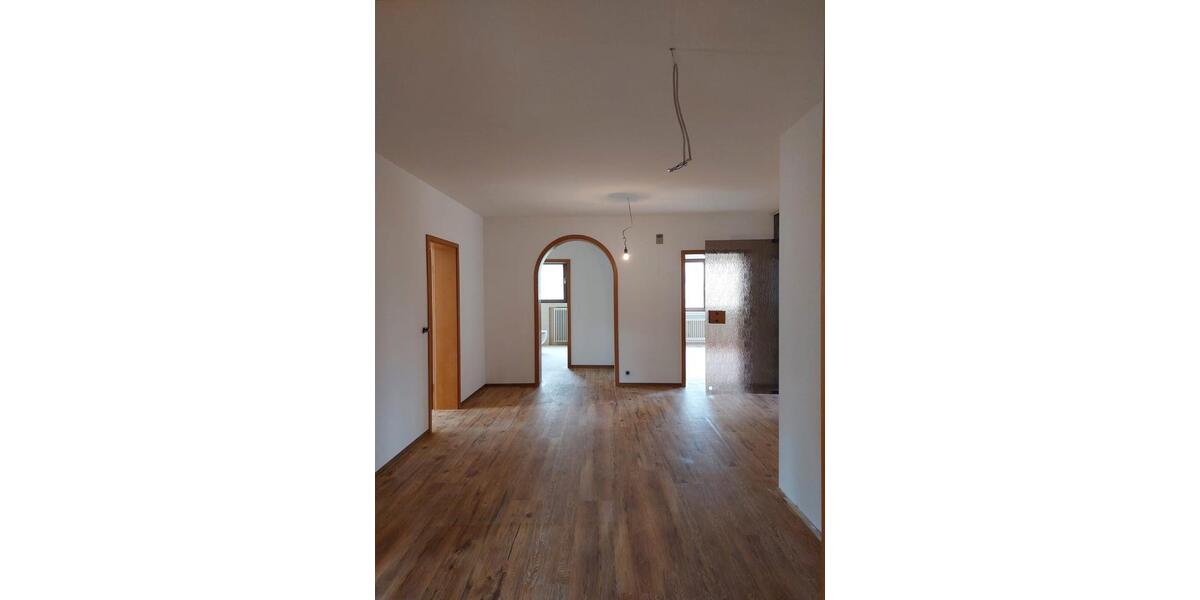 Erdgeschoßwohnung Blaustein - 4 Zimmer, 170 m&sup2;, 1.750&euro; | Angebot:24859616