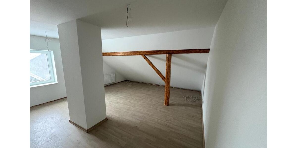 Etagenwohnung Dassel - 5 Zimmer, 124 m&sup2;, 749&euro; | Angebot:26007340