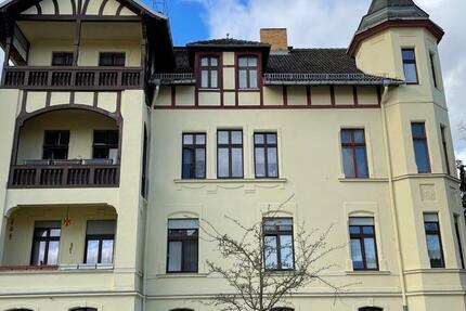 3,5 - Zimmer-Altbauwohnung, 105m², Erdgeschoss, Einbauküche 3.5 zimmer