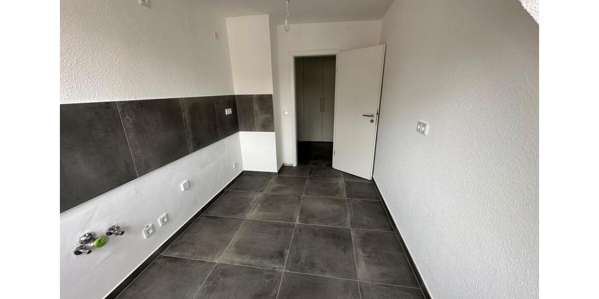 Dachgeschoßwohnung Essen Stadtbezirk II - 3 Zimmer, 74 m&sup2;, 1.250&euro; | Angebot:26101646