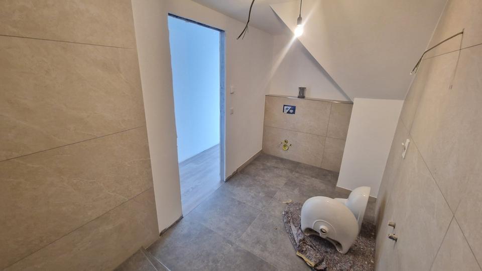 Dachgeschoßwohnung Weinheim - 3 Zimmer, 104 m&sup2;, 1.200&euro; | Angebot:25637931