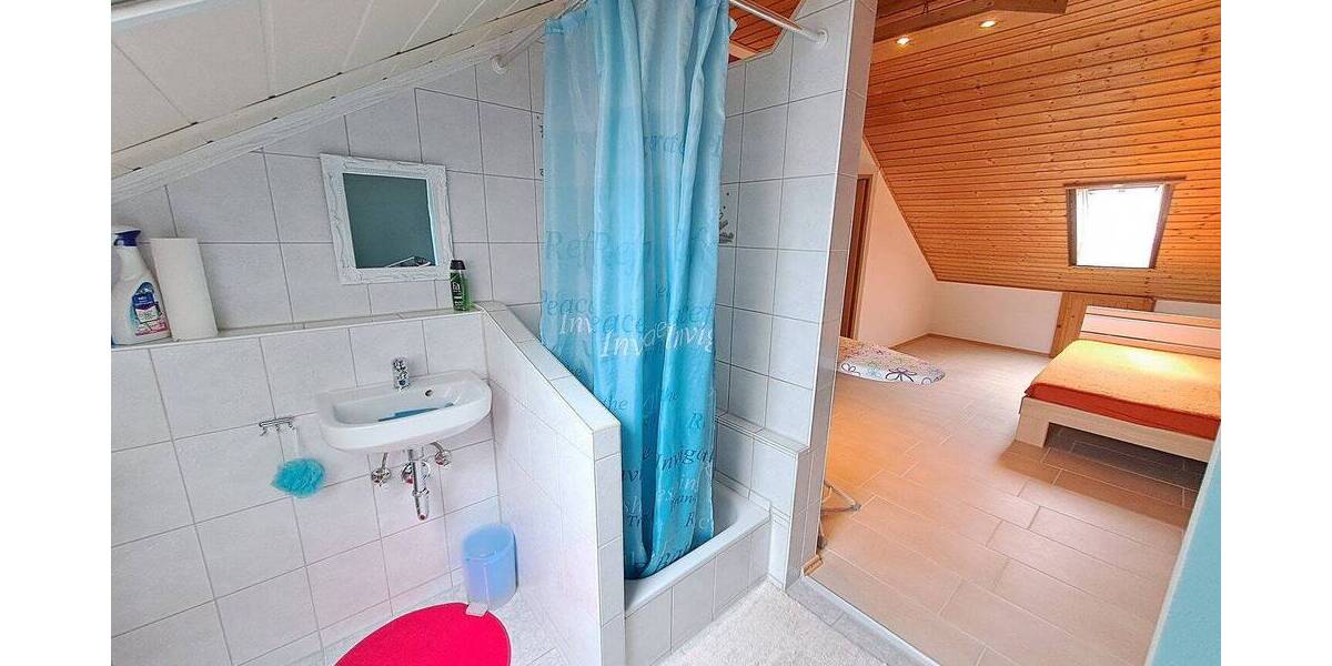 Reihenmittelhaus Schrobenhausen - 5 Zimmer, 140 m&sup2;, 1.450&euro; | Angebot:26819950