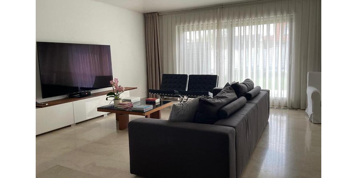 Einfamilienhaus Waldbronn - 8 Zimmer, 250 m&sup2;, 2.800&euro; | Angebot:25963883