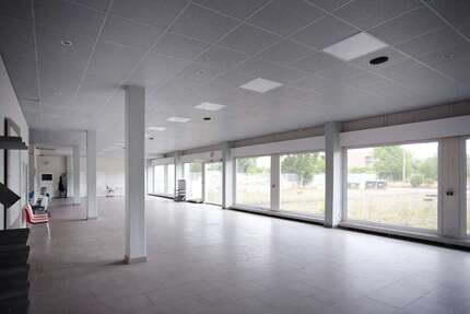 Halle in Berlin 5.883,35 € 303.89 m²