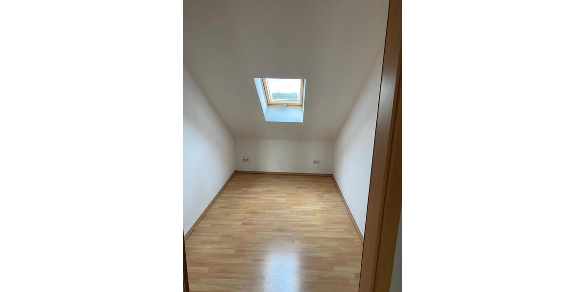Dachgeschoßwohnung Schkeuditz - 2.5 Zimmer, 58 m&sup2;, 470&euro; | Angebot:24848741