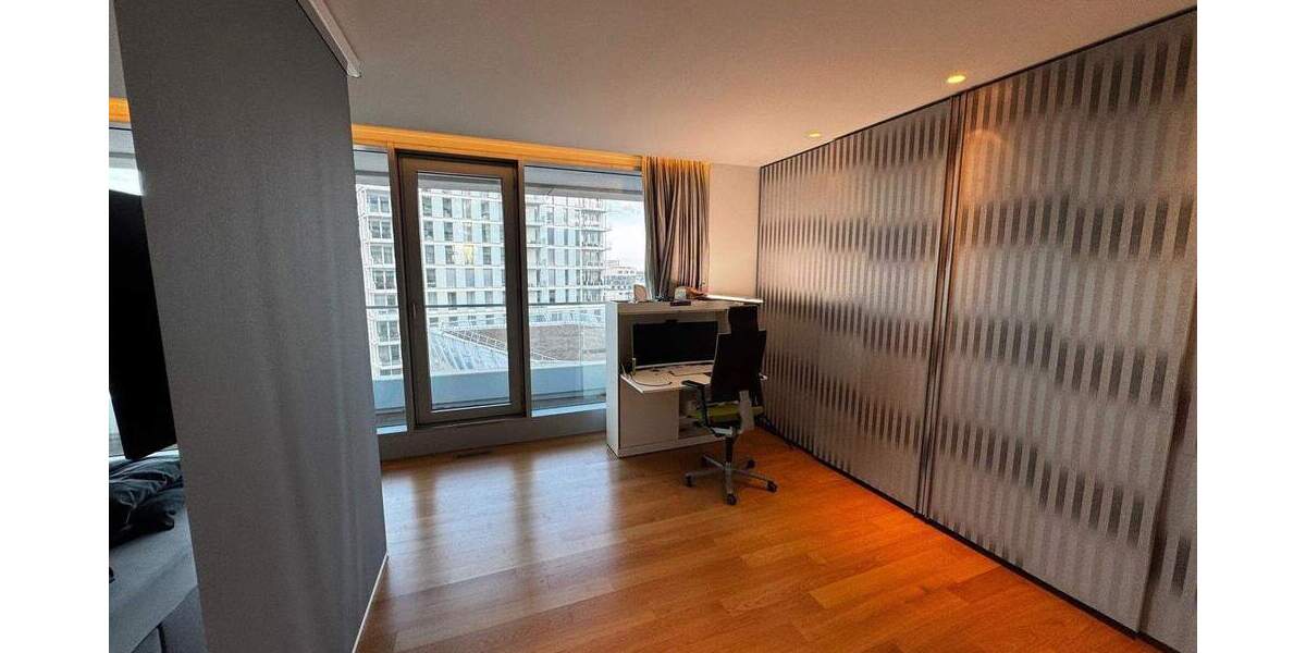 Etagenwohnung Hamburg HafenCity - 2 Zimmer, 133 m&sup2;, 2.500&euro; | Angebot:25693978