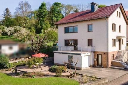 Sehr gepflegter Zustand: 3-Zimmer-Wohnung mit großem Balkon, Garten und Einbauküche 3 zimmer