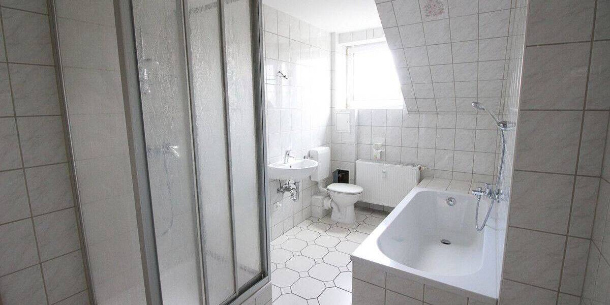 Etagenwohnung Aue Aue - 2 Zimmer, 64 m&sup2;, 293&euro; | Angebot:26852933