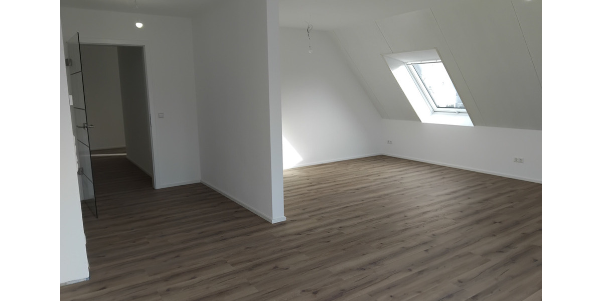 Dachgeschoßwohnung Bad Buchau - 3.5 Zimmer, 93 m&sup2;, 1.120&euro; | Angebot:24864804