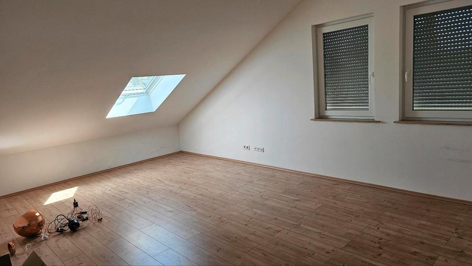 Dachgeschoßwohnung Heusweiler - 3 Zimmer, 117 m&sup2;, 950&euro; | Angebot:26180340