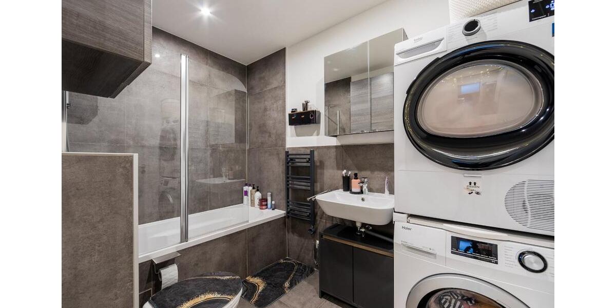 Hochwertig sanierte 3-Zimmer-Wohnung mit Aufzug & Balkon 3 zimmer