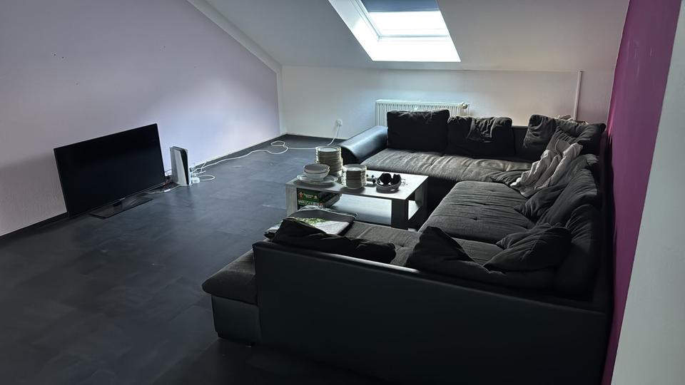 Dachgeschoßwohnung Bous - 5 Zimmer, 165 m&sup2;, 1.000&euro; | Angebot:25025158