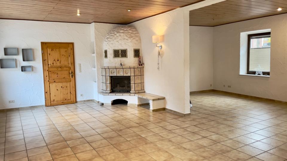 Doppelhaushälfte Bad Dürkheim - 5 Zimmer, 170 m&sup2;, 1.500&euro; | Angebot:25397053