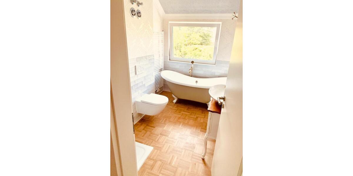 Ab sofort! Top-Angebot für Februar und März - Traumwohnung am Kanal – Stilvolles Wohnen in Top-Lage 3 zimmer