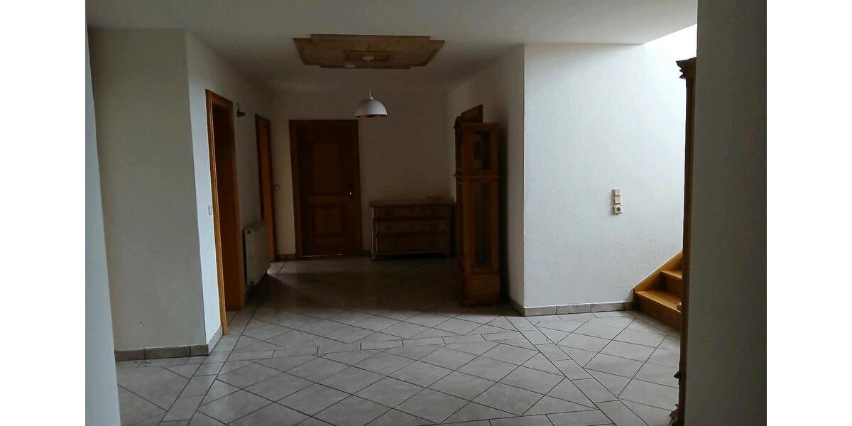 Einfamilienhaus Reisbach Englmannsberg - 7 Zimmer, 200 m&sup2;, 1.550&euro; | Angebot:25675541