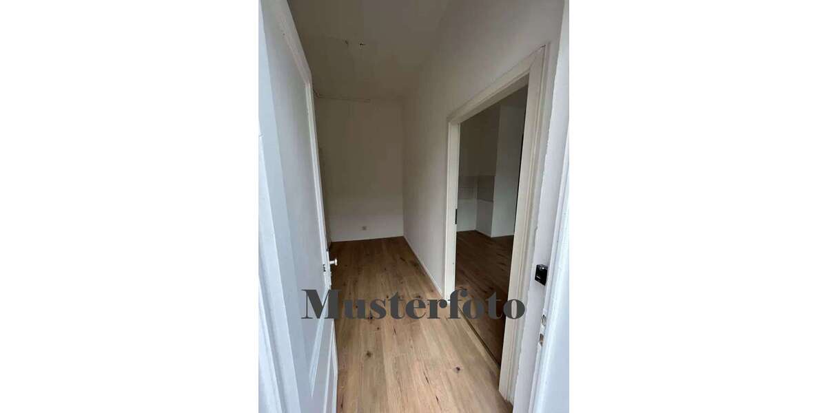 Etagenwohnung Weinheim - 2 Zimmer, 64 m&sup2;, 650&euro; | Angebot:26102363