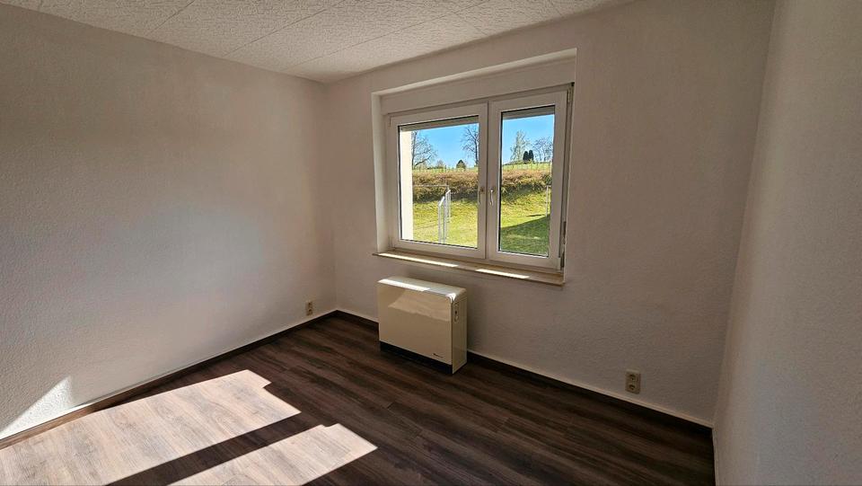 Erdgeschoßwohnung Döbeln - 3 Zimmer, 60 m&sup2;, 340&euro; | Angebot:26318094
