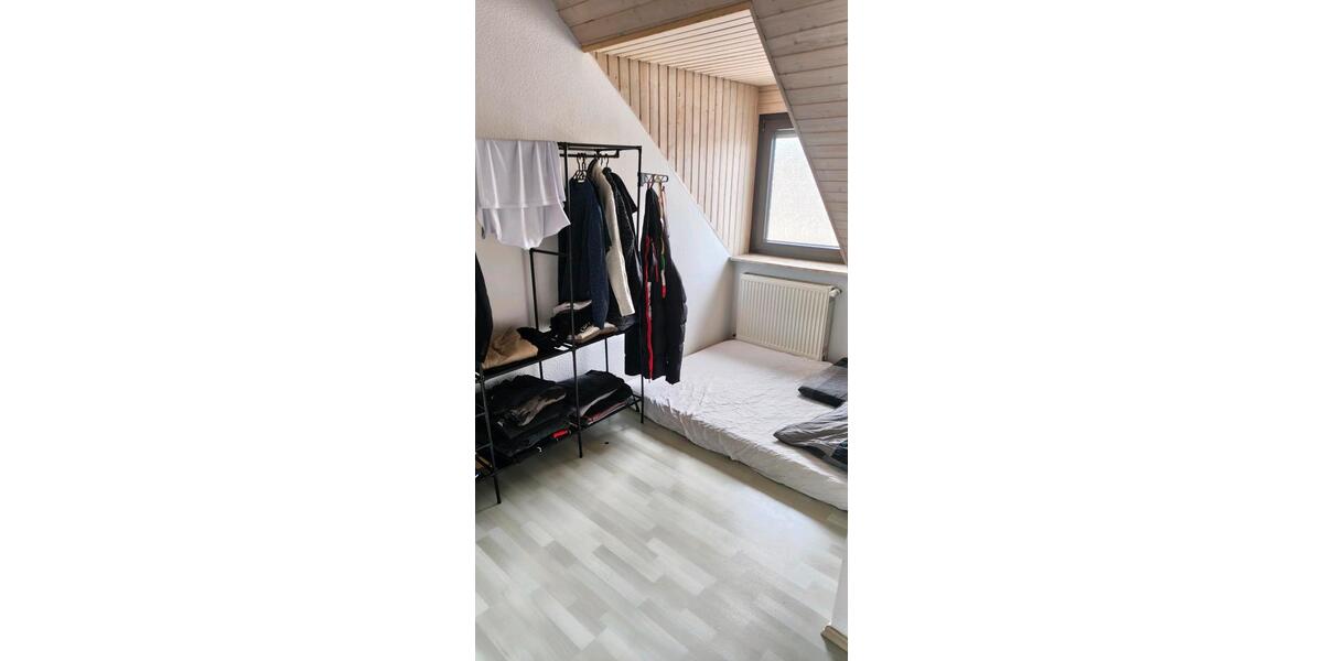 Dachgeschoßwohnung Karlsruhe Hagsfeld - 1 Zimmer, 24 m&sup2;, 600&euro; | Angebot:26495333